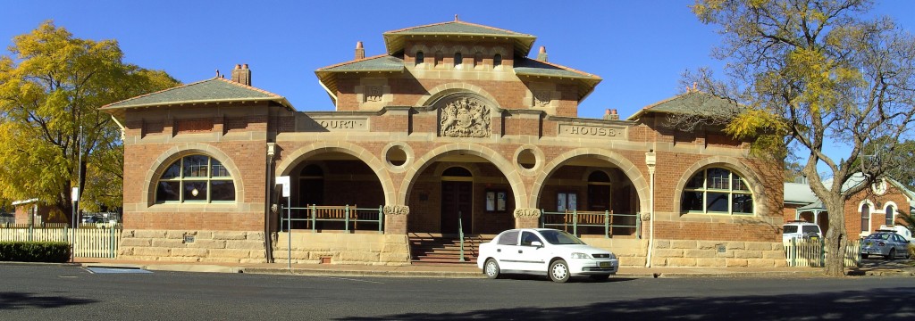 painting-maintenance-parkes-court-house-after-shot